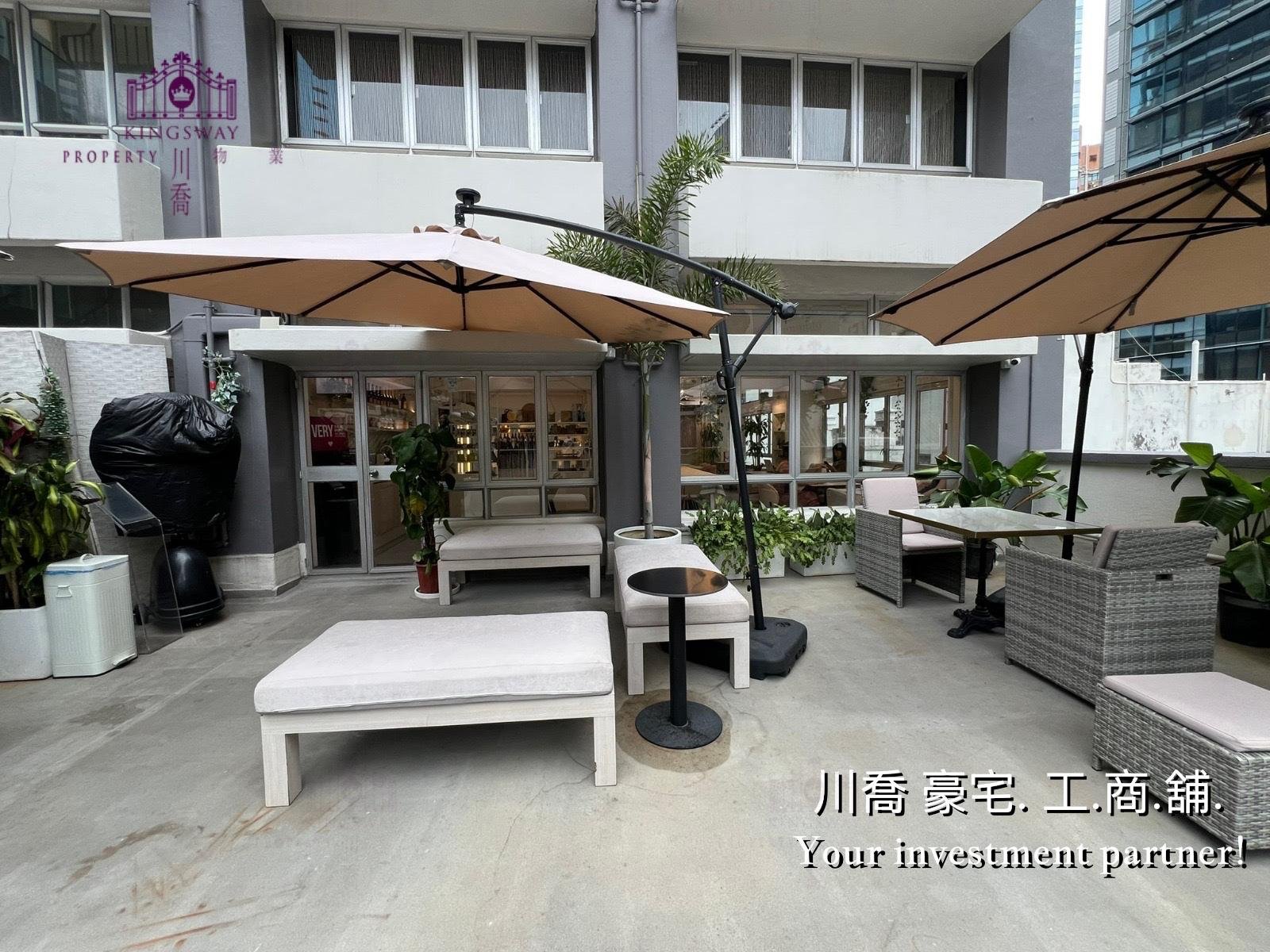 Charming APT with retreats